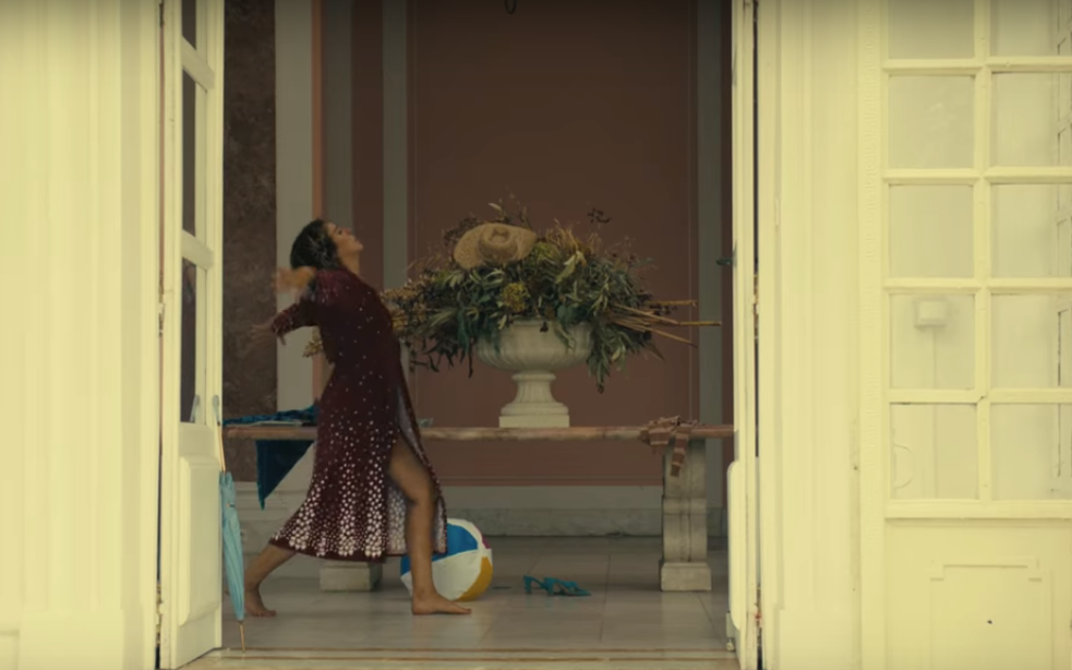 L'attrice durante una scena de I Villeggianti