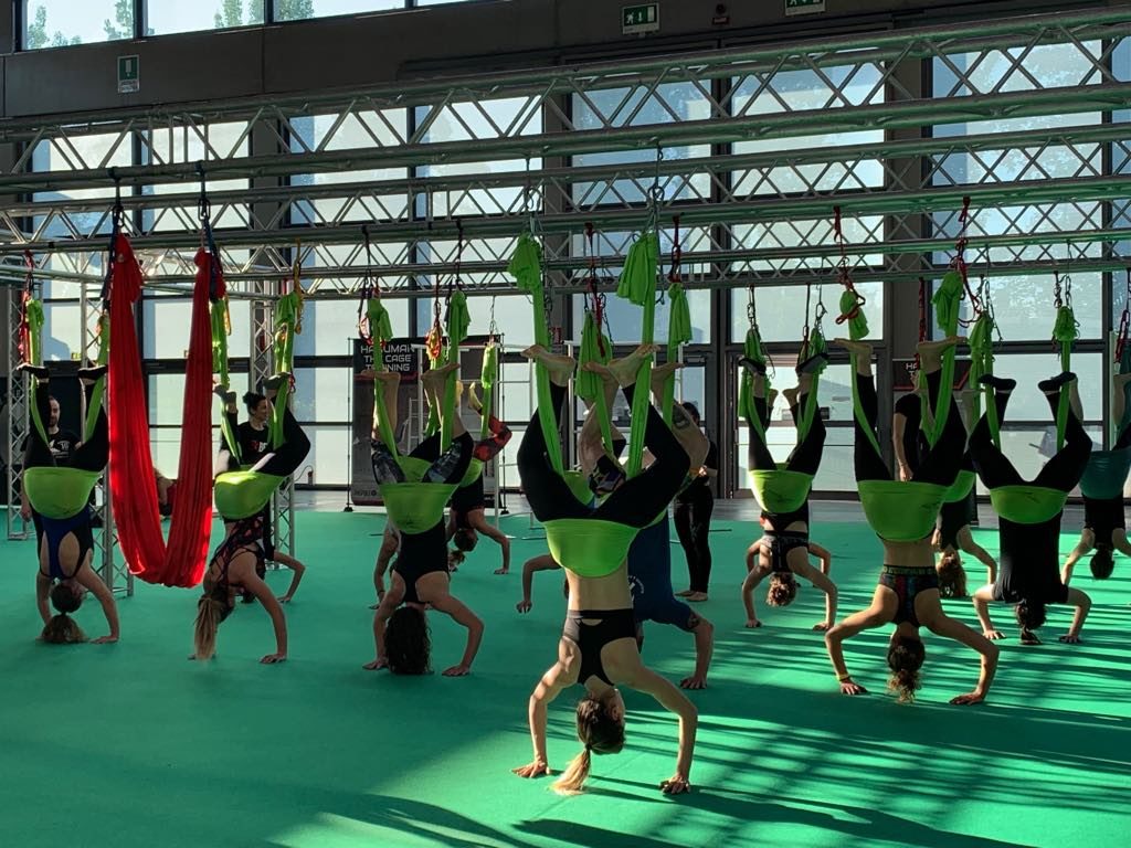 Yoga Antigravity: video